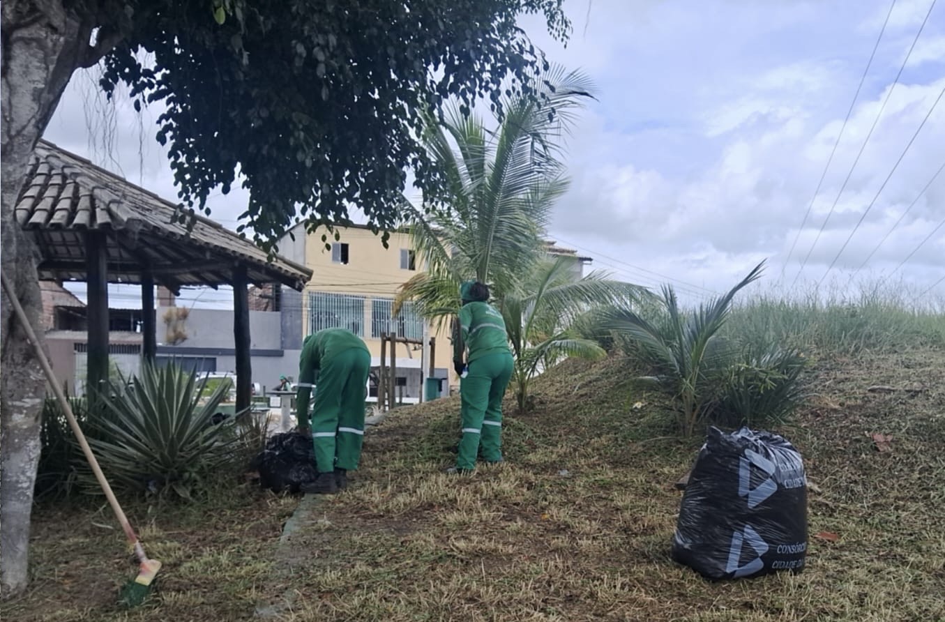 Simões Filho intensifica serviços de limpeza urbana e moradores aprovam ações