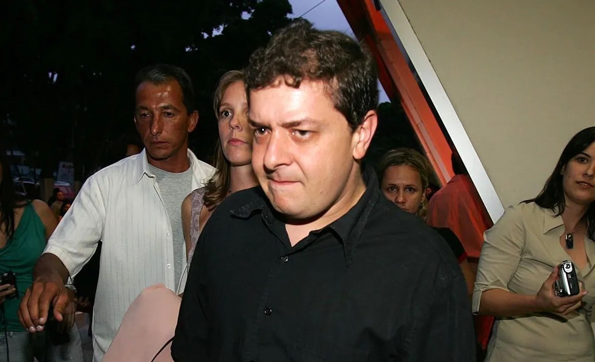 Lulinha admitiu ter viajado a Portugal com passagens e hotel pagos pelo Careca do INSS, diz jornal