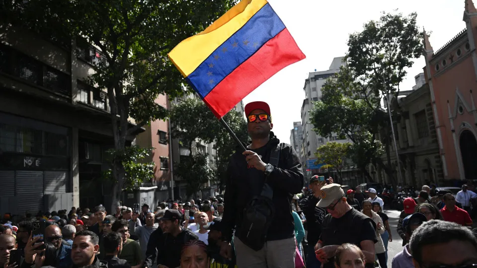 Invasão militar na Venezuela partiu de 20 bases e usou 150 aeronaves