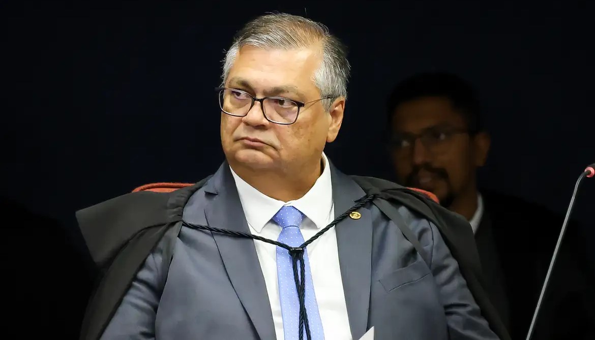 Dino proíbe saques em espécie de emendas parlamentares