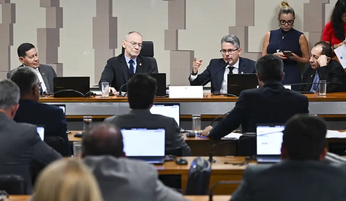CPI do Crime aprova pedido para investigar beneficiários do Master