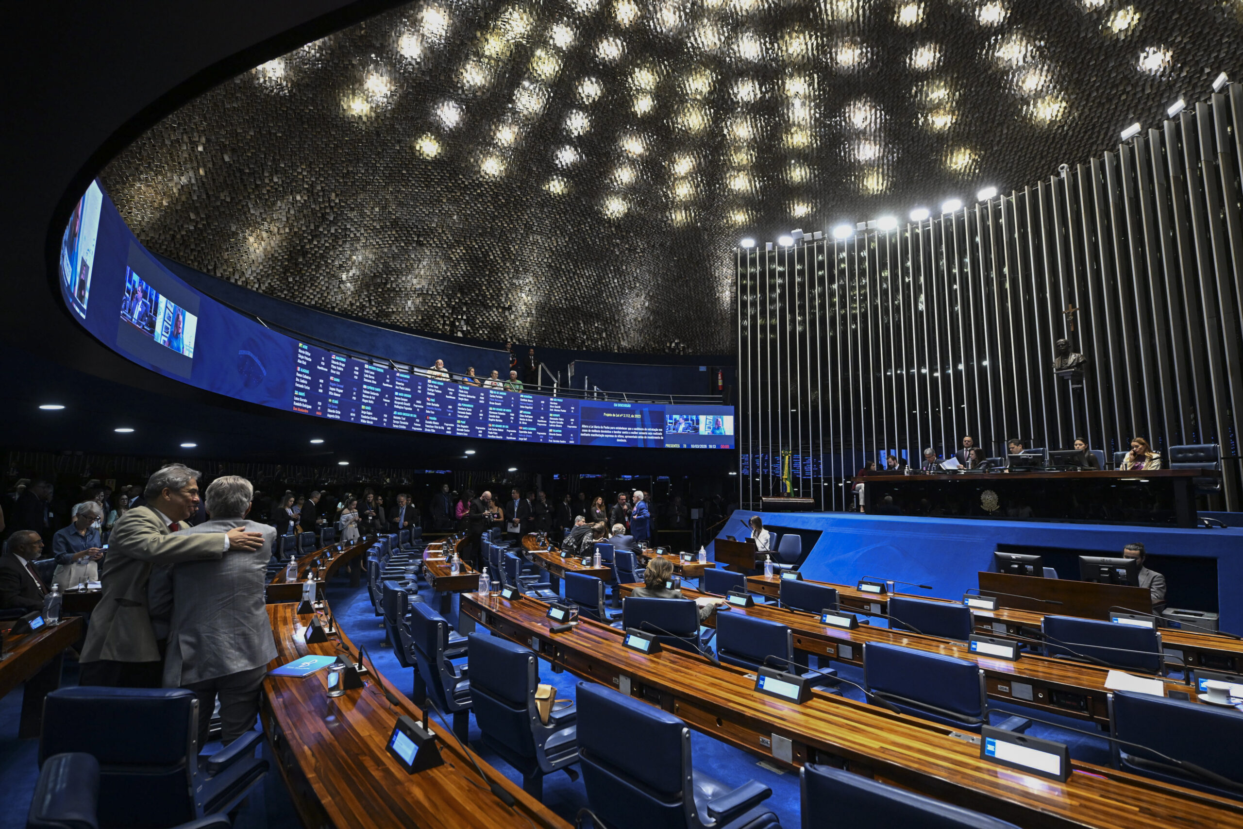 Senado aprova criação de 24 mil cargos com impacto de R$ 5,6 bilhões