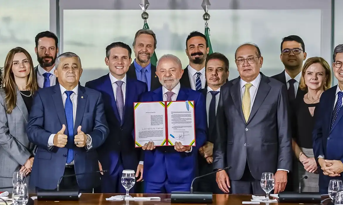 Lula sanciona Lei Antifacção e ressalta prisão de magnatas do crime