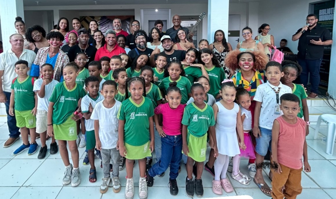 Simões Filho abre o calendário cultural com noite de anúncios, investimentos e valorização dos artistas locais
