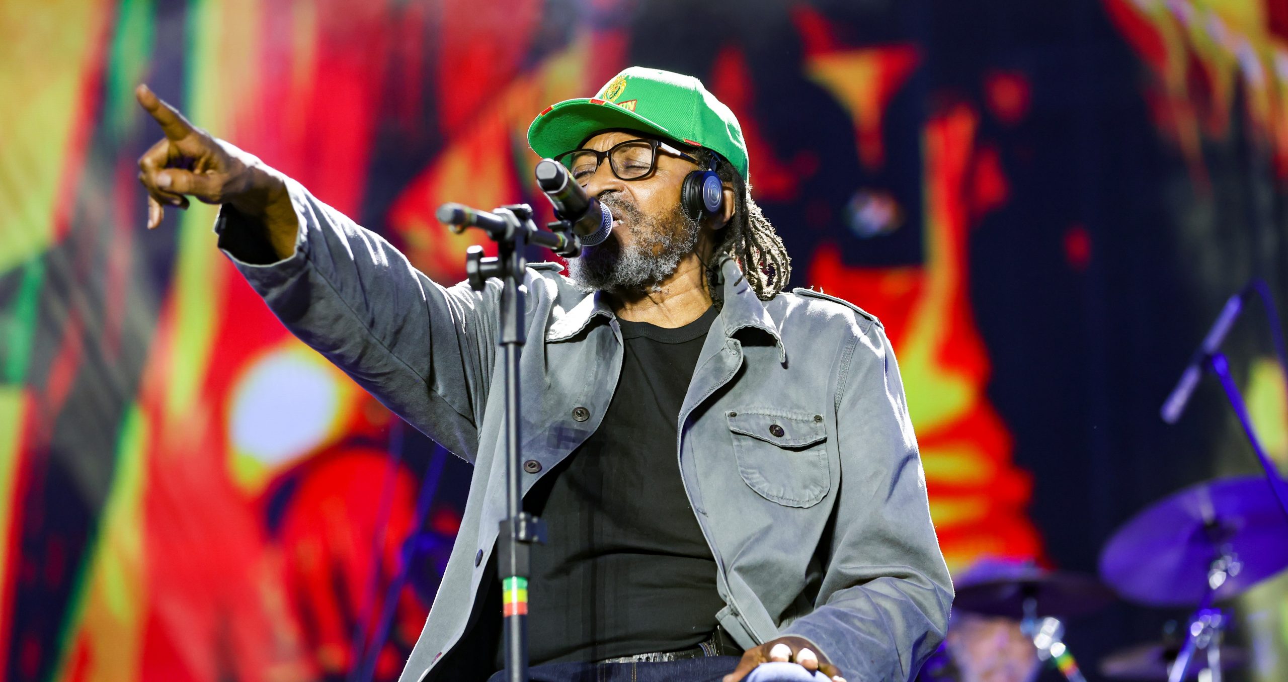 Deputado propõe entrega de honraria para Edson Gomes na AL-BA: “Maior nome da história do Reggae no país”