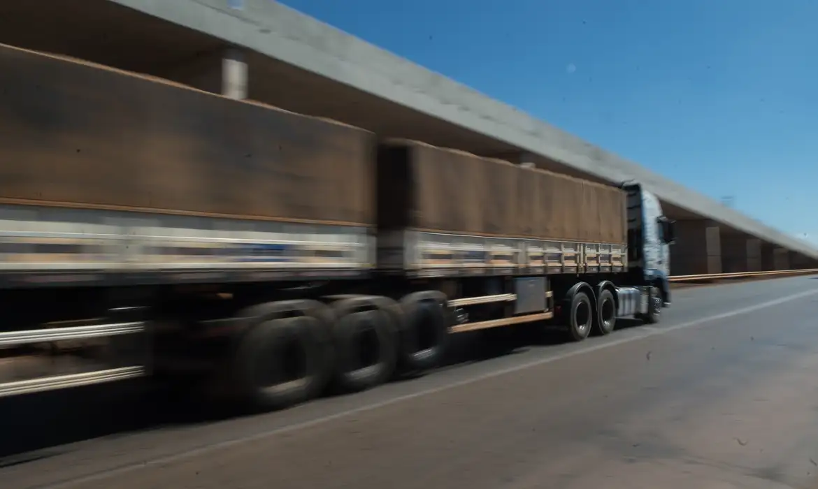 Após MP e resoluções, caminhoneiros descartam paralisação nacional