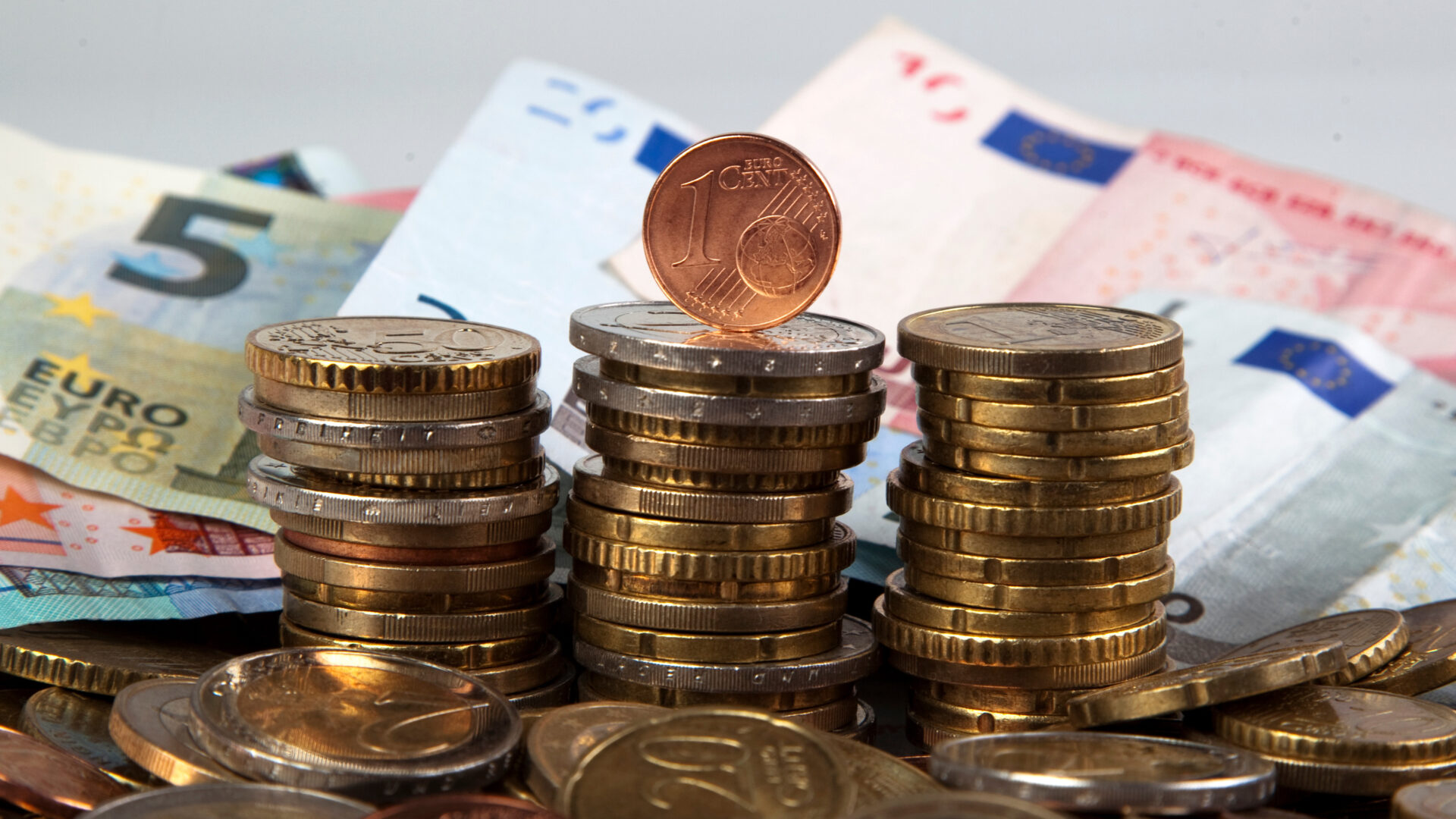 Redução da jornada pode elevar custos das empresas em até R$ 267 bilhões ao ano