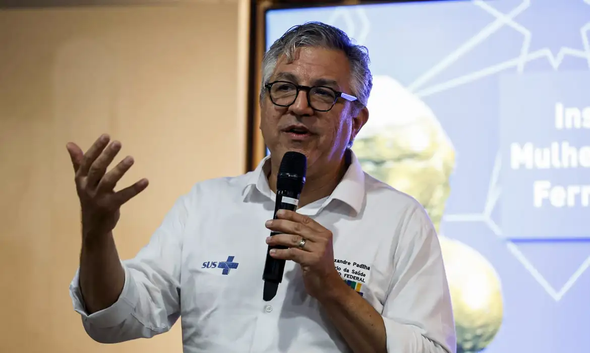 Dia D: "vamos vacinar antes de o inverno chegar", diz Padilha