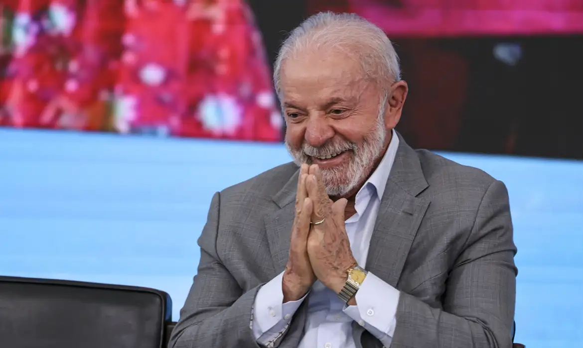 Lula indica resistência a Ozempic no SUS: ‘as pessoas têm que aprender a tirar a bunda da cadeira’