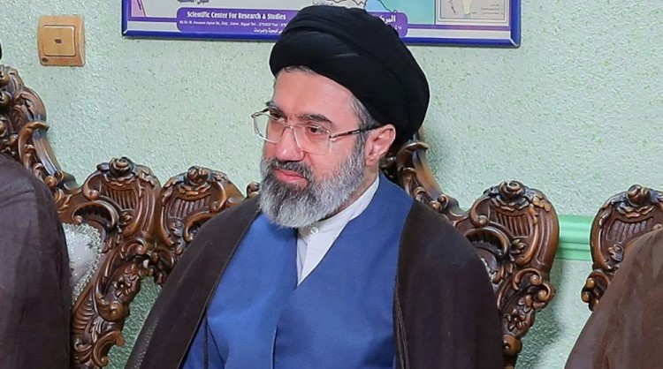 Filho de Ali Khamenei é eleito novo líder supremo do Irã