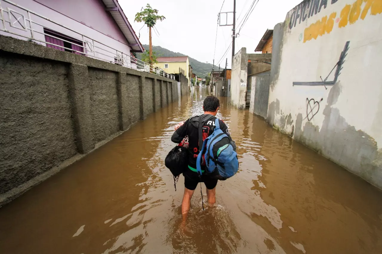 Um em cada quatro brasileiros já saiu de casa por evento climático