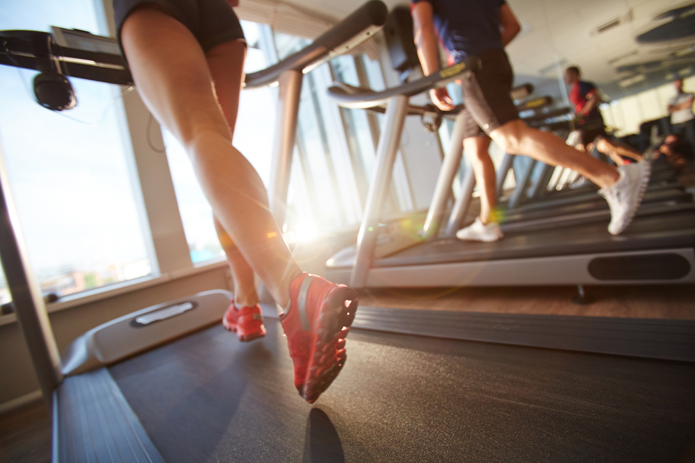 Da esteira para a rua: por que a corrida muda fora da academia