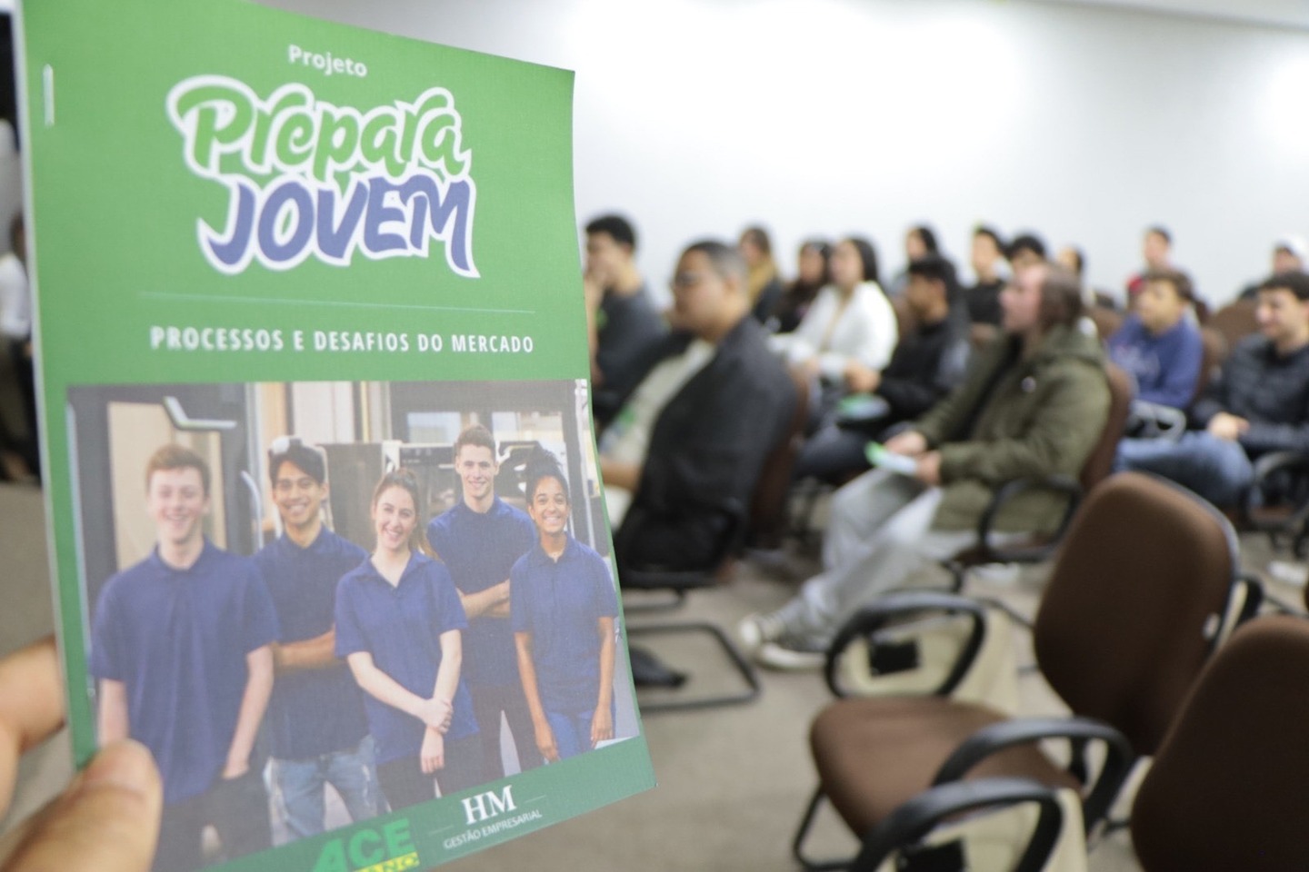 Estudante do Prepara Jovem conquista 840 pontos na redação do Enem e nota máxima na redação da Uneb