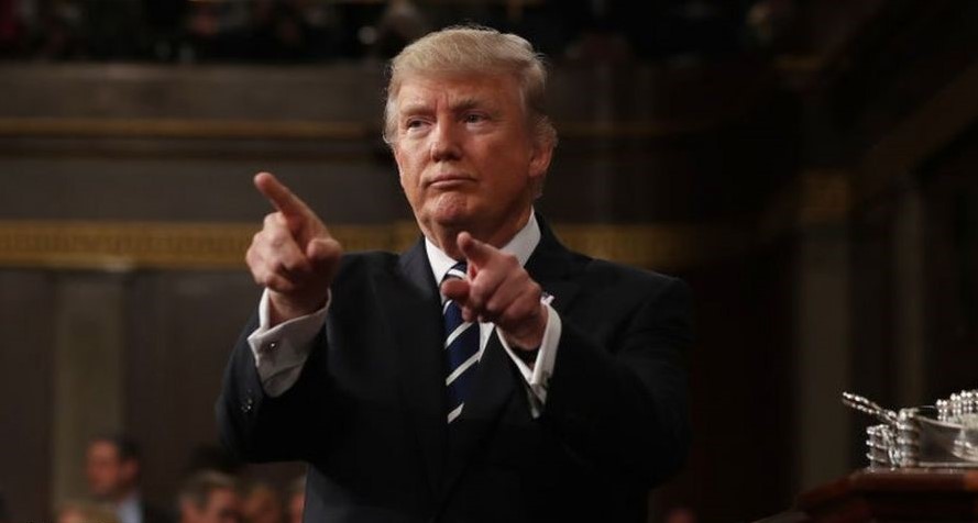 Trump volta a elevar o tom e diz que pode acabar com Irã em 'um dia'