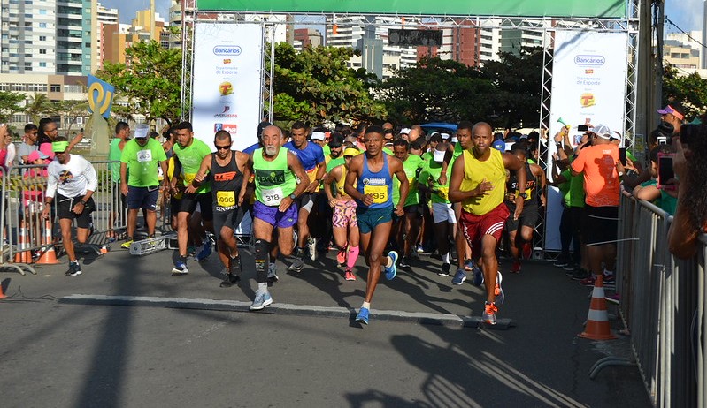 Programação esportiva marca o Dia do Trabalhador com corrida, ginástica e lazer no Farol da Barra