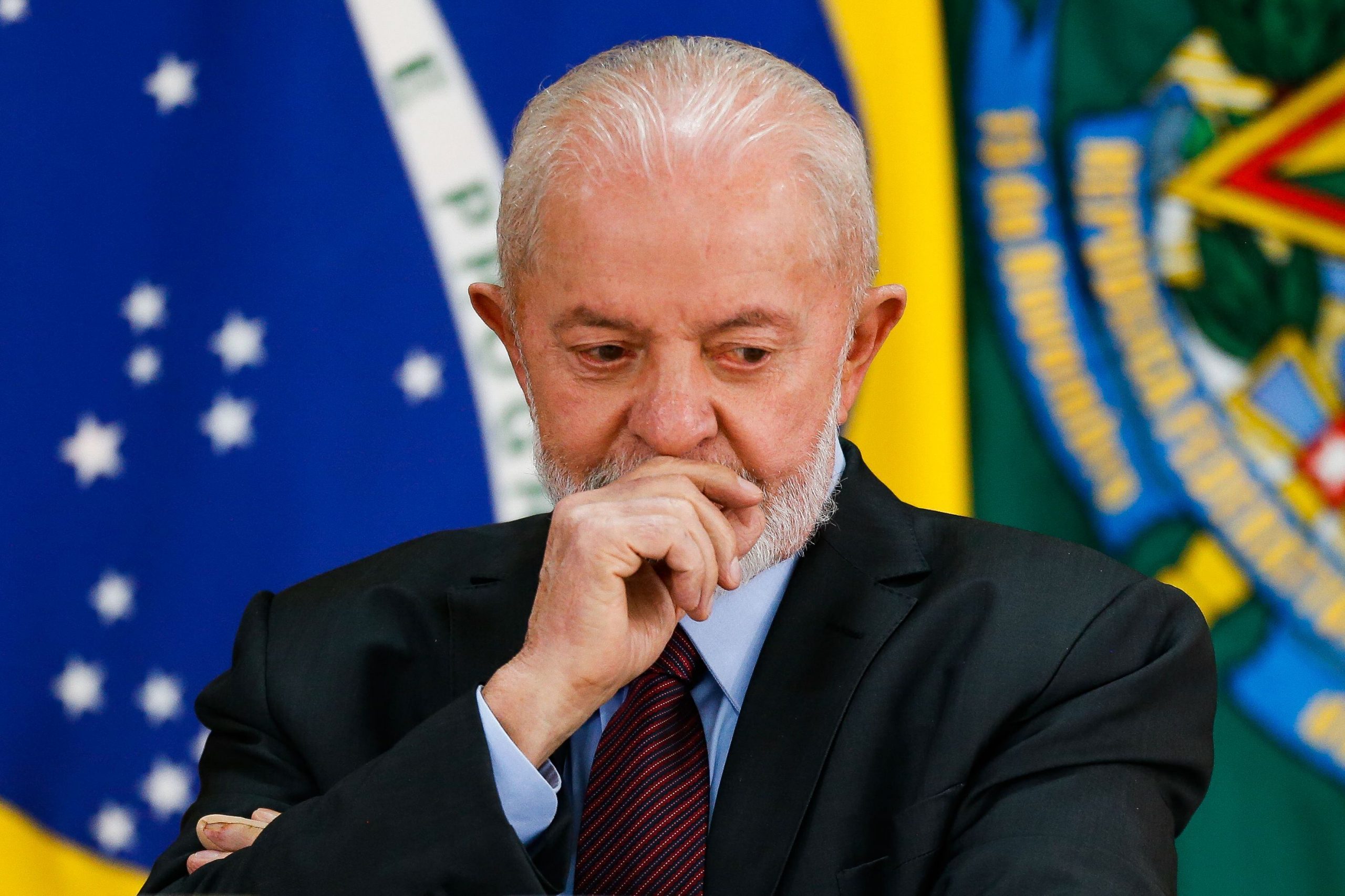 Desaprovação a Lula chega a 51%, enquanto 40% avaliam o governo como ruim e péssimo, diz pesquisa