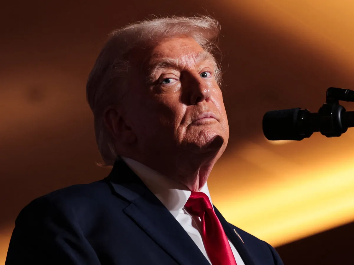 Trump ameaça 'inferno' se Irã não reabrir Estreito de Ormuz