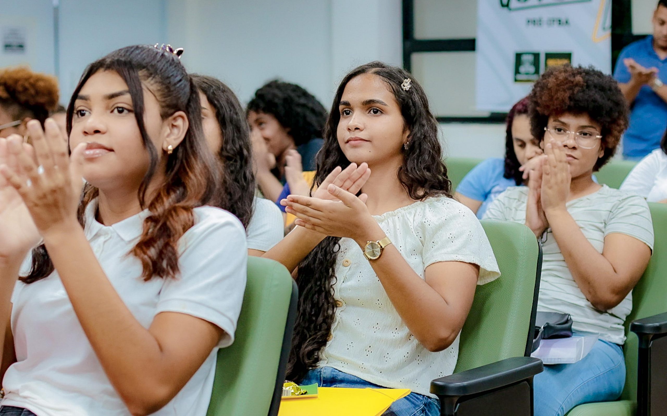 Prefeitura inicia aulas do Prepara Jovem e anuncia novos investimentos para a juventude