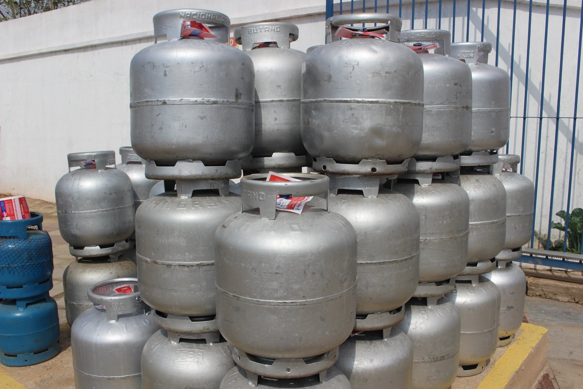 PF mira preços abusivos de gás de cozinha em 15 estados e no DF na 2ª fase da operação Vem Diesel