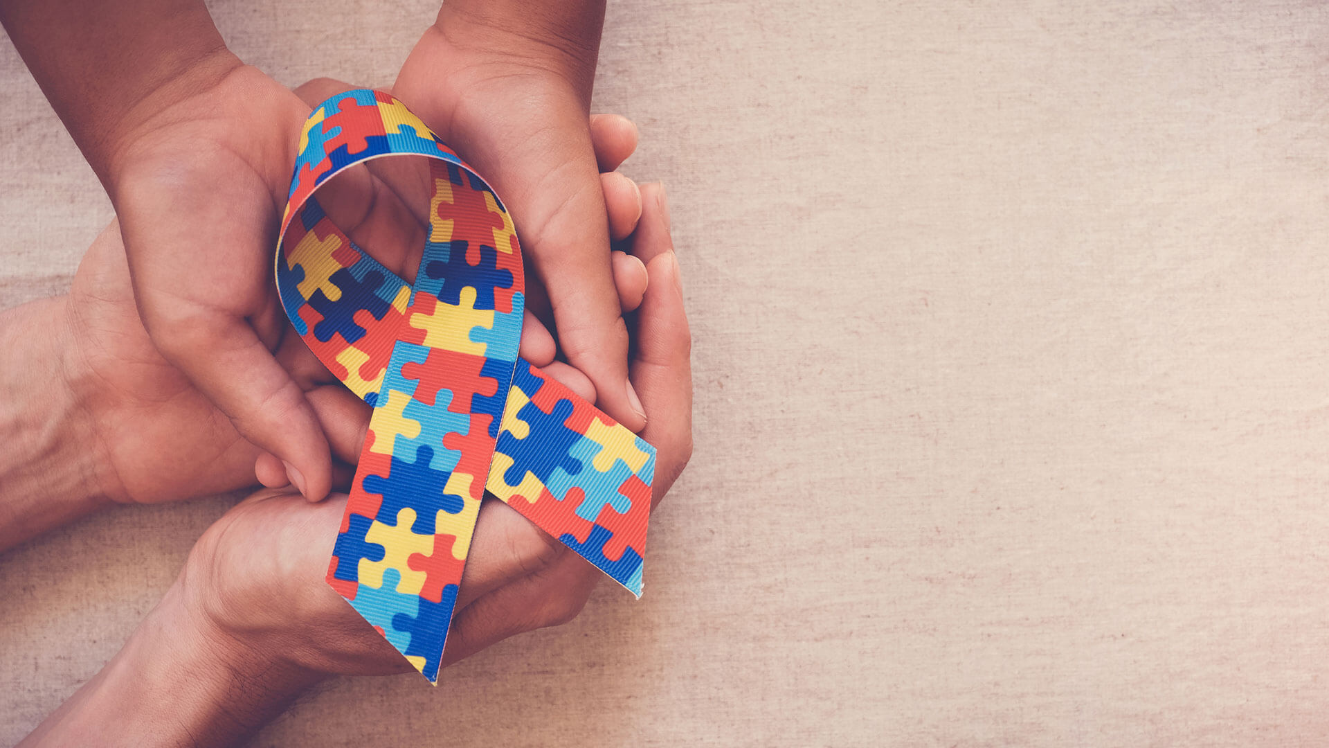 Autismo: mulheres são as principais cuidadoras, revela pesquisa