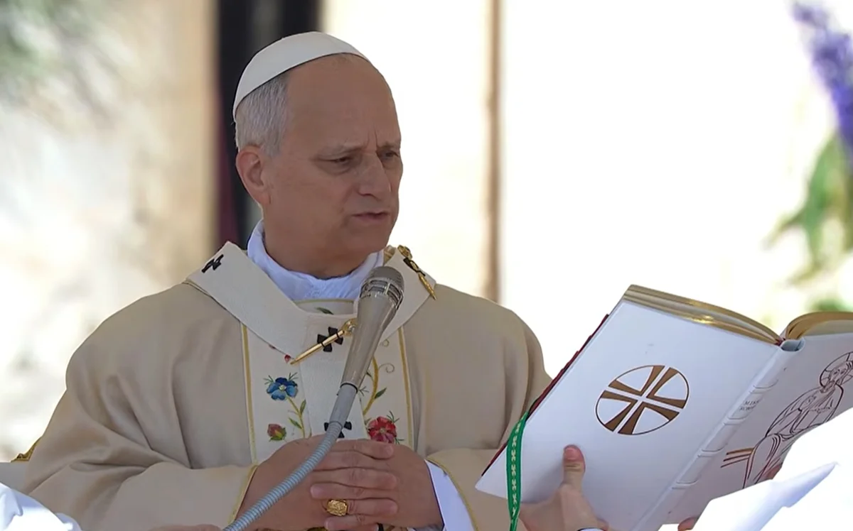 Papa faz apelo pela paz em tradicional missa de Páscoa no Vaticano
