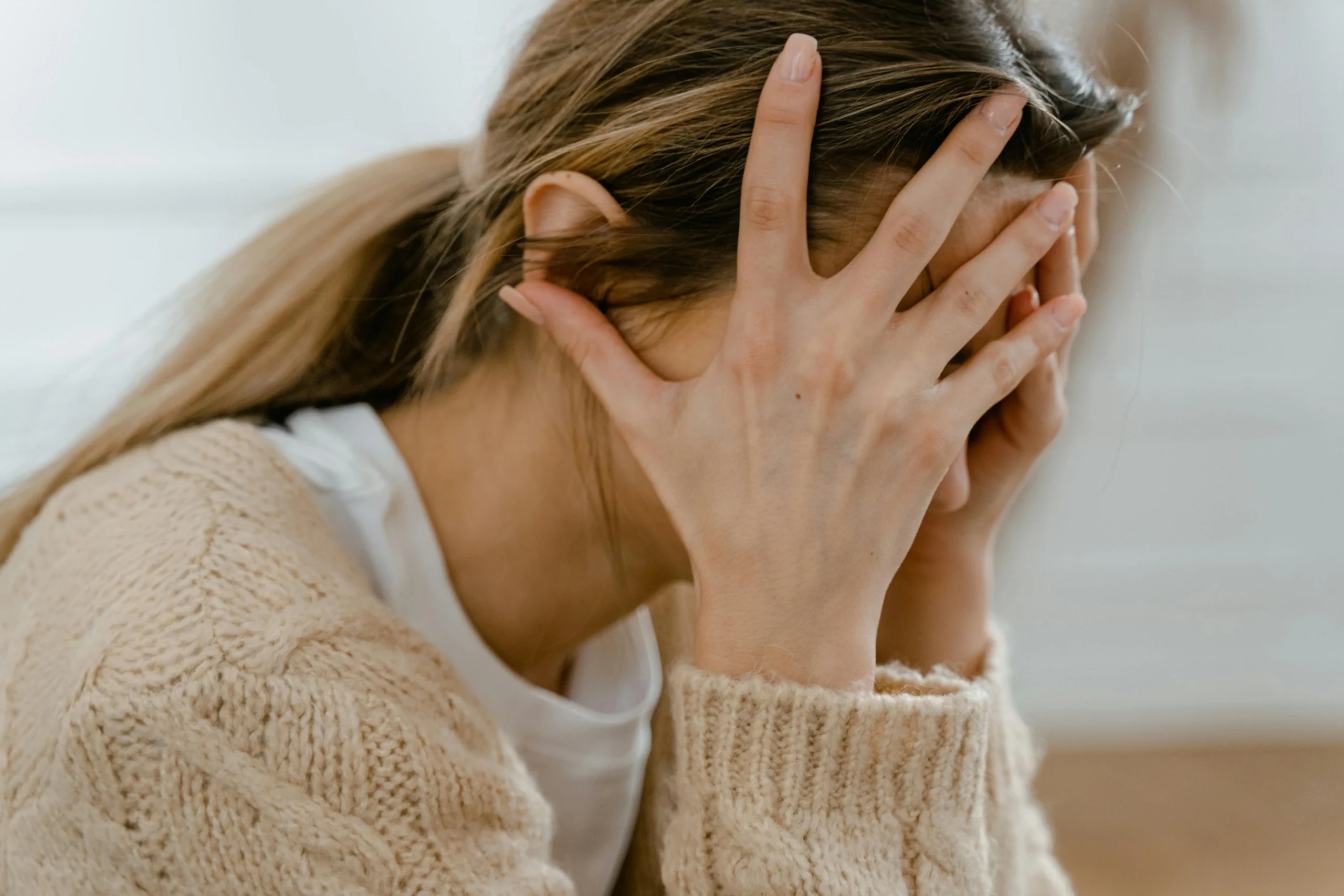 Em 2025, 70% das agressões contra mulheres ocorreram dentro de casa