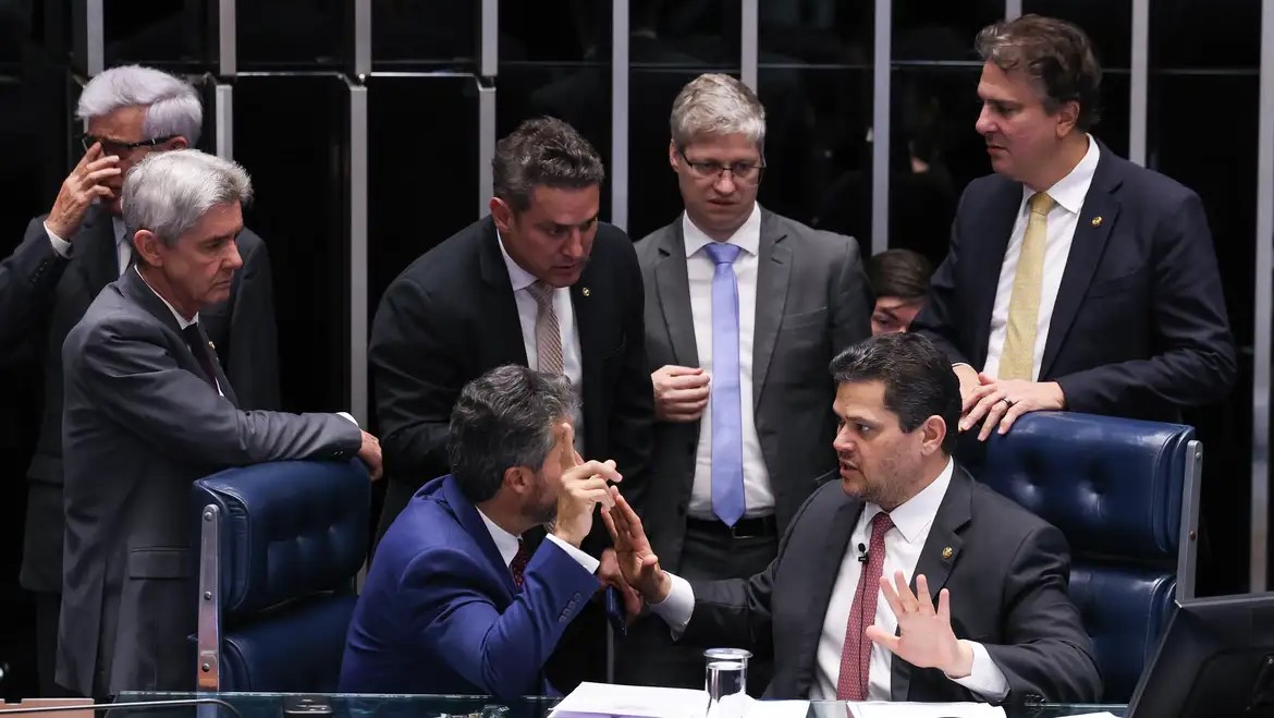 Mesmo com apelos do governo, pautas-bomba são aprovadas no Senado
