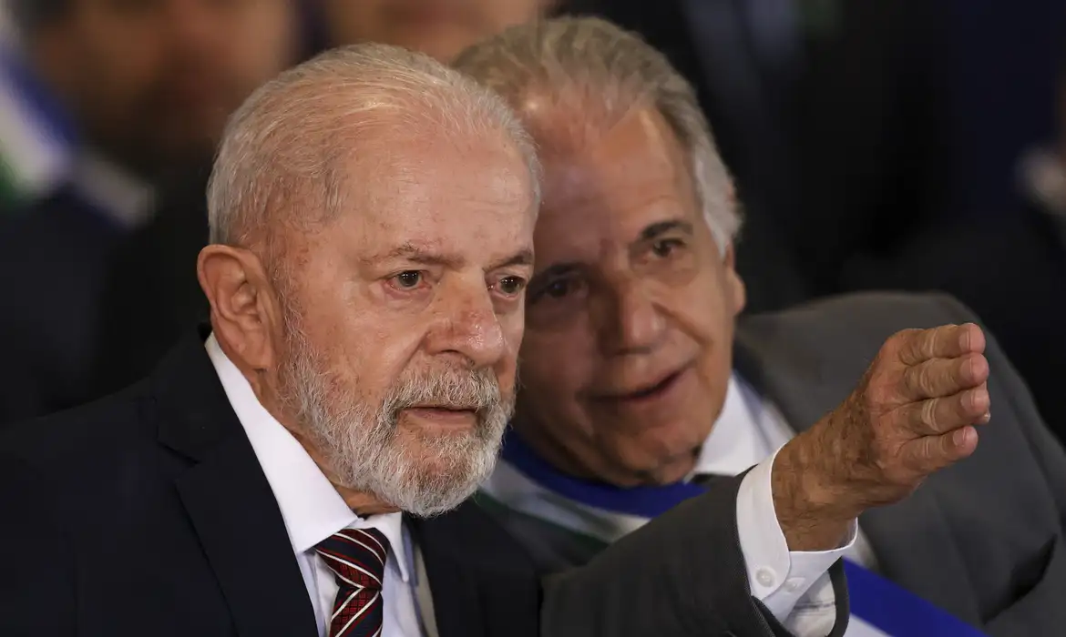 Após criticar Trump, Lula fala em investir para proteger soberania