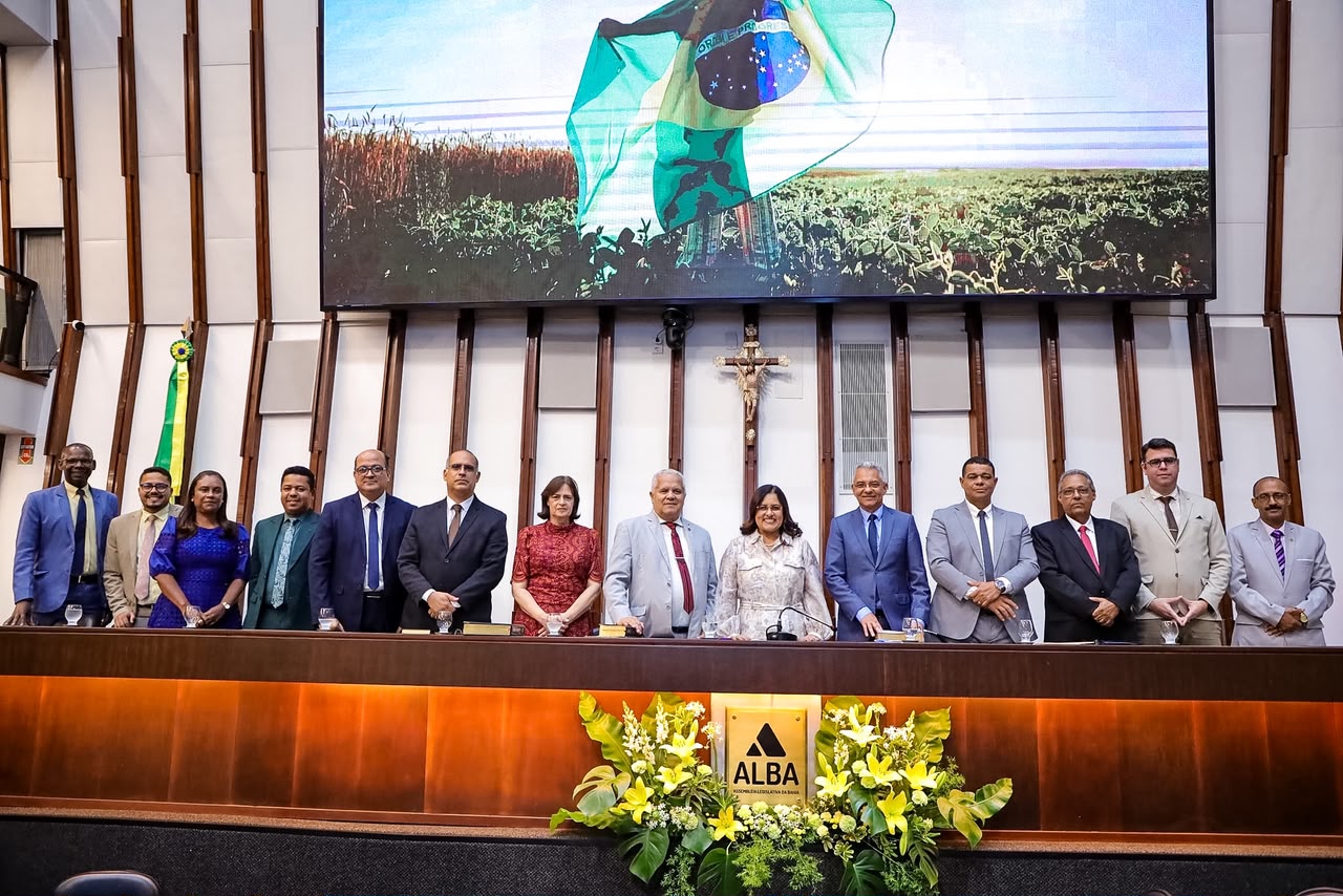 Proposta por Kátia Oliveira, sessão especial na ALBA celebra 100 anos da Assembleia de Deus Ministério de Madureira no Brasil