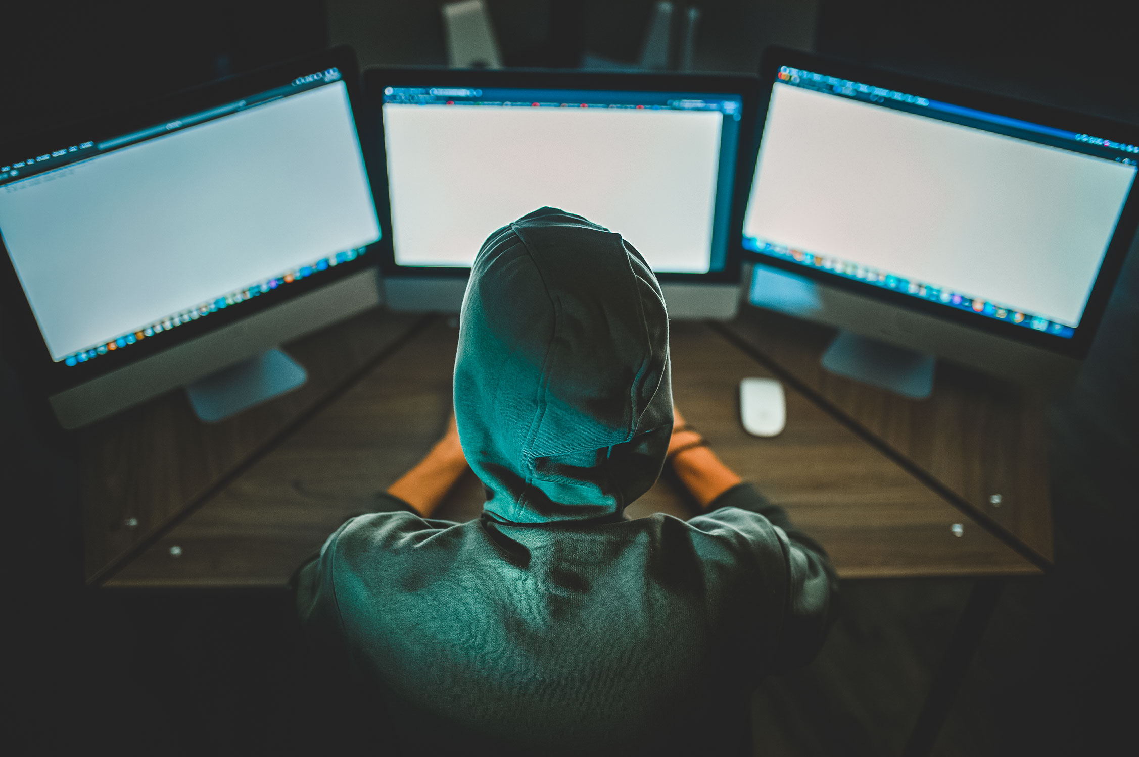Avanço da inteligência artificial amplia golpes na internet