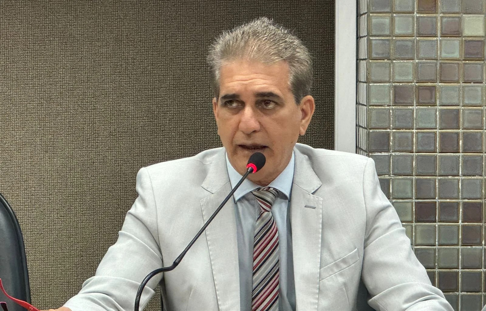 Robinson propõe VLT até o Barradão e defende mobilidade para a futura arena: “Transporte de massa é fundamental”