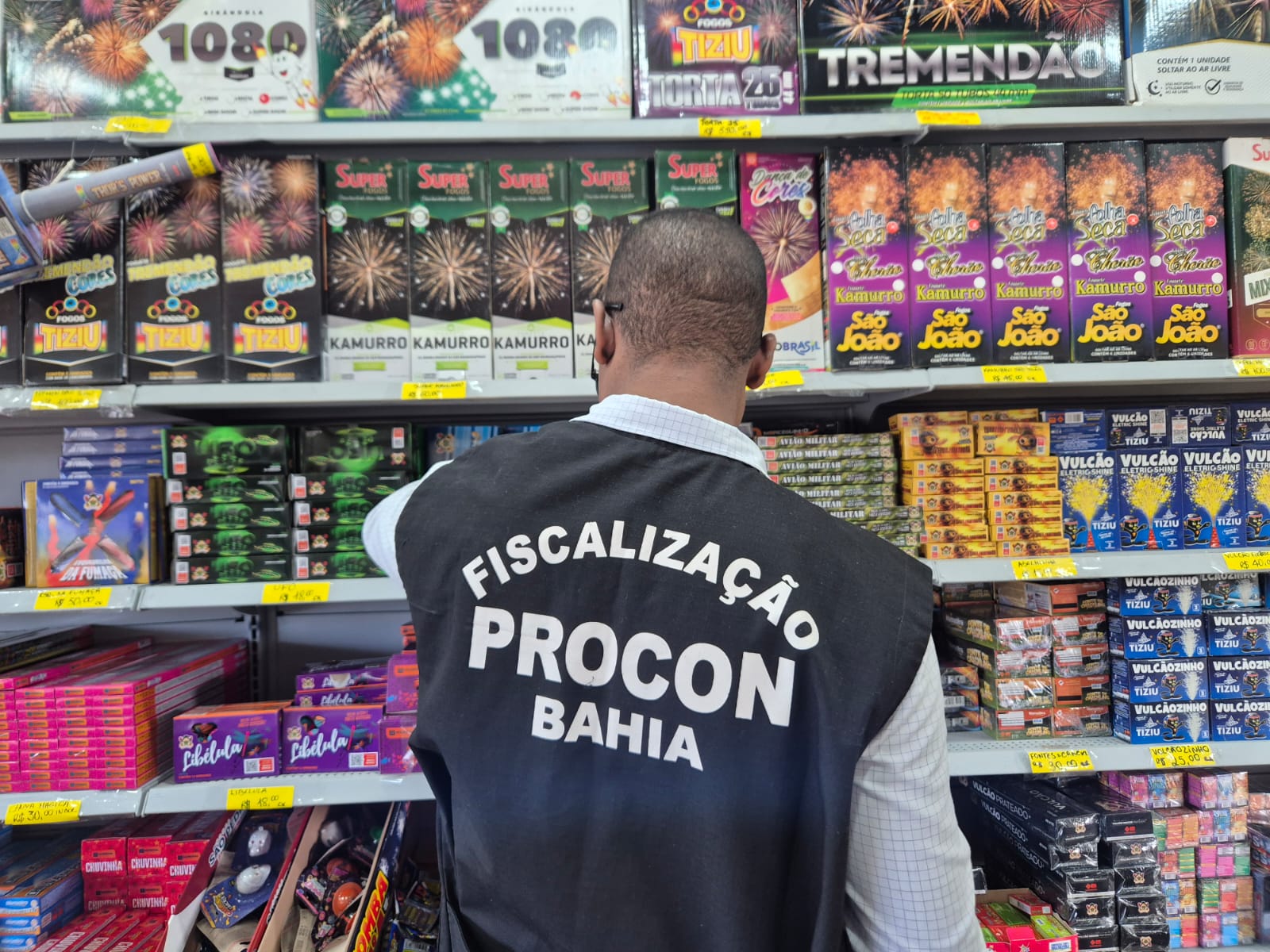 Operação Em Chamas intensifica fiscalização de comércio de fogos de artifício em Salvador e RMS