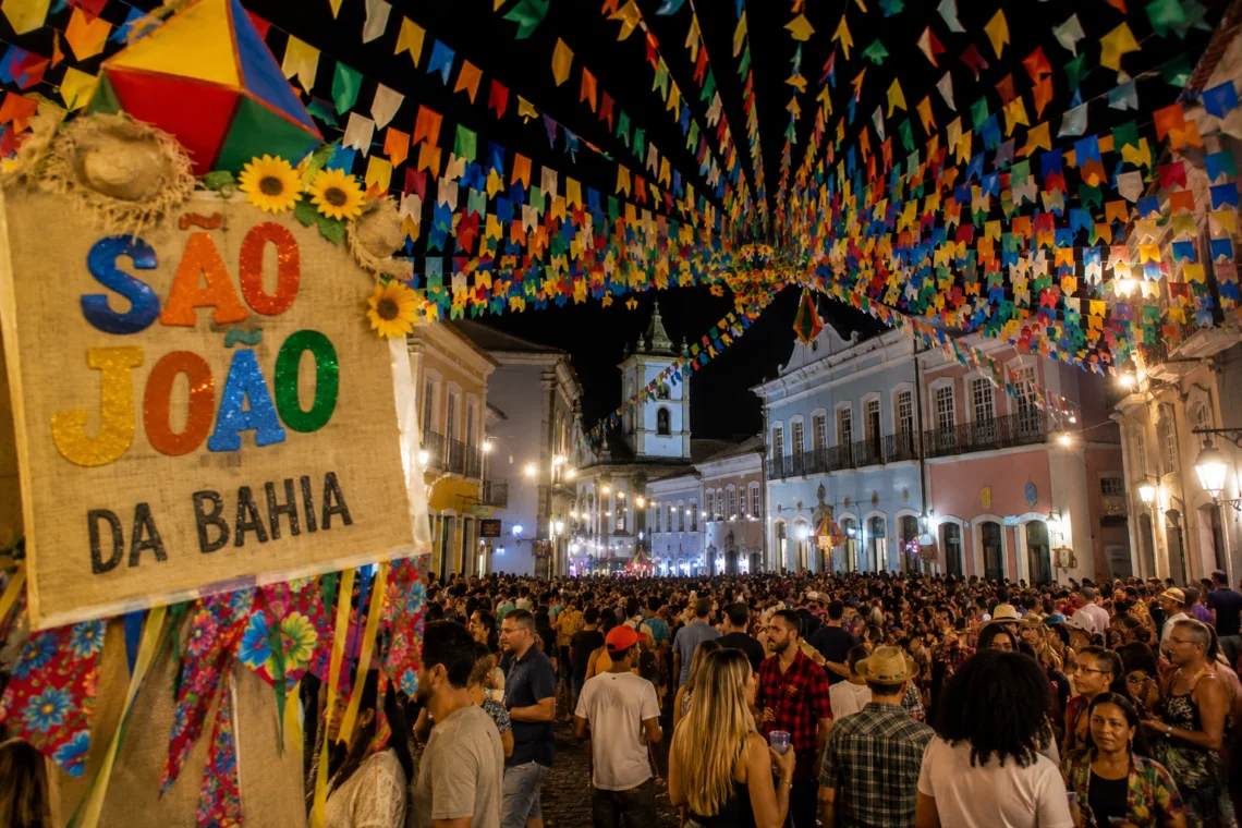 Municípios e governo da Bahia já aplicaram R$ 615 mi em festas juninas