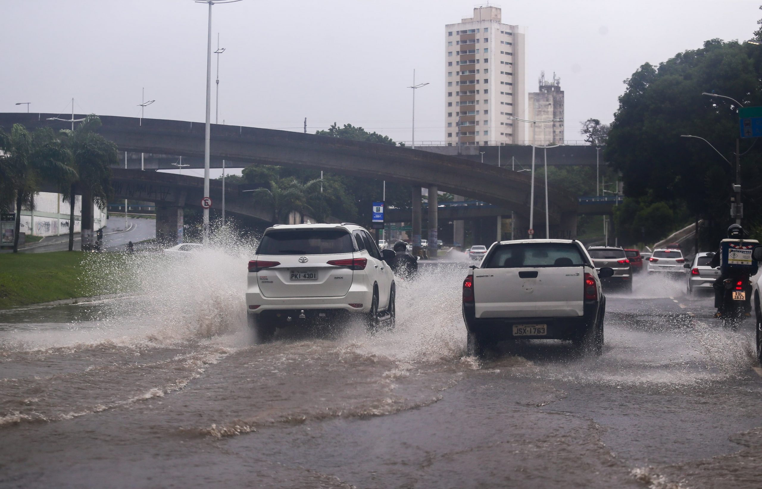 Enchentes e alagamentos lideram preocupações ambientais nas capitais