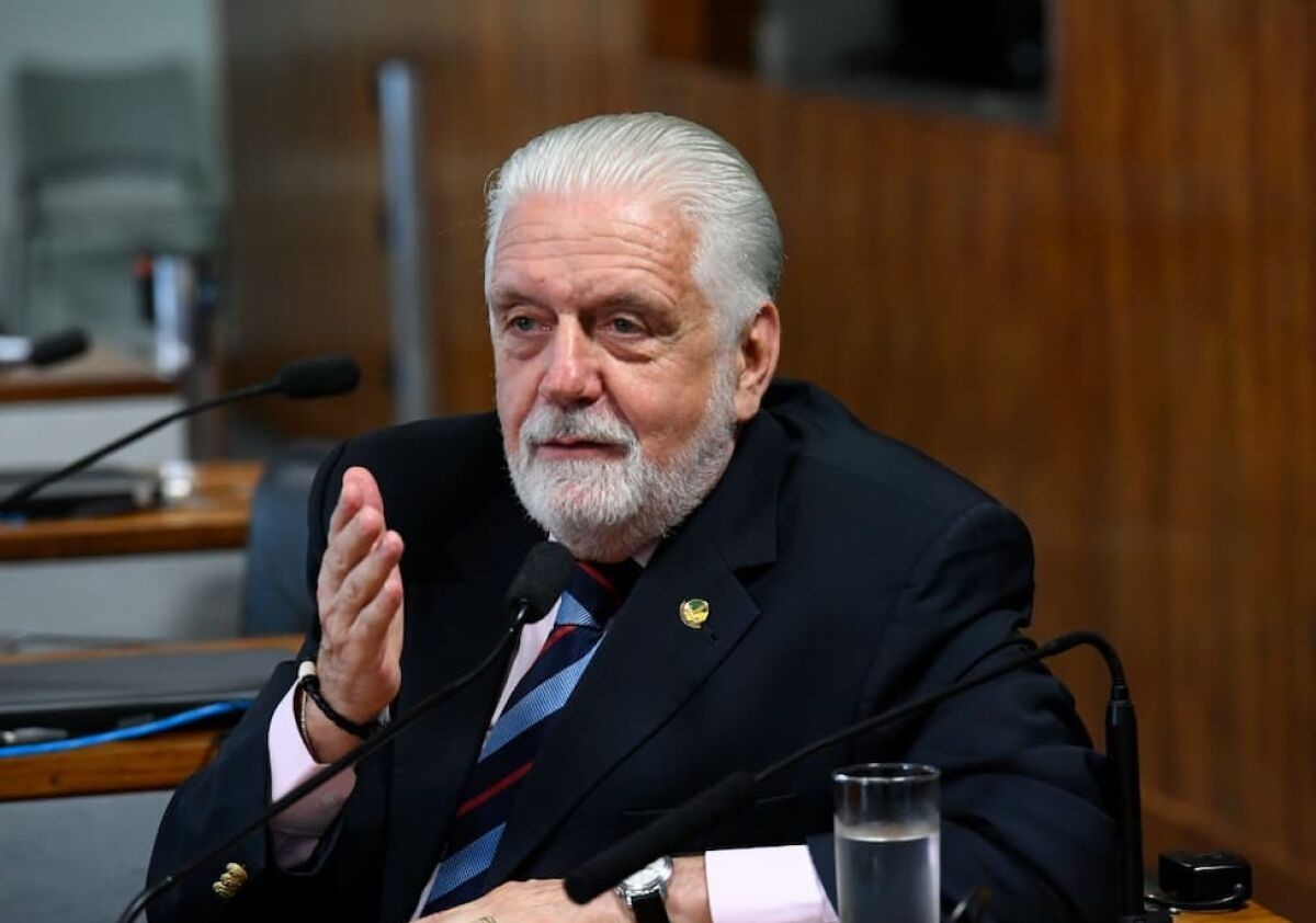 Reunião com Lula vai definir futuro de Jaques Wagner na liderança do governo
