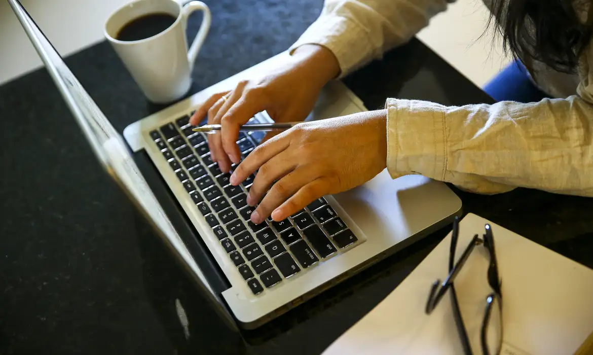 ONU Mulheres oferece formação digital gratuita; saiba como participar