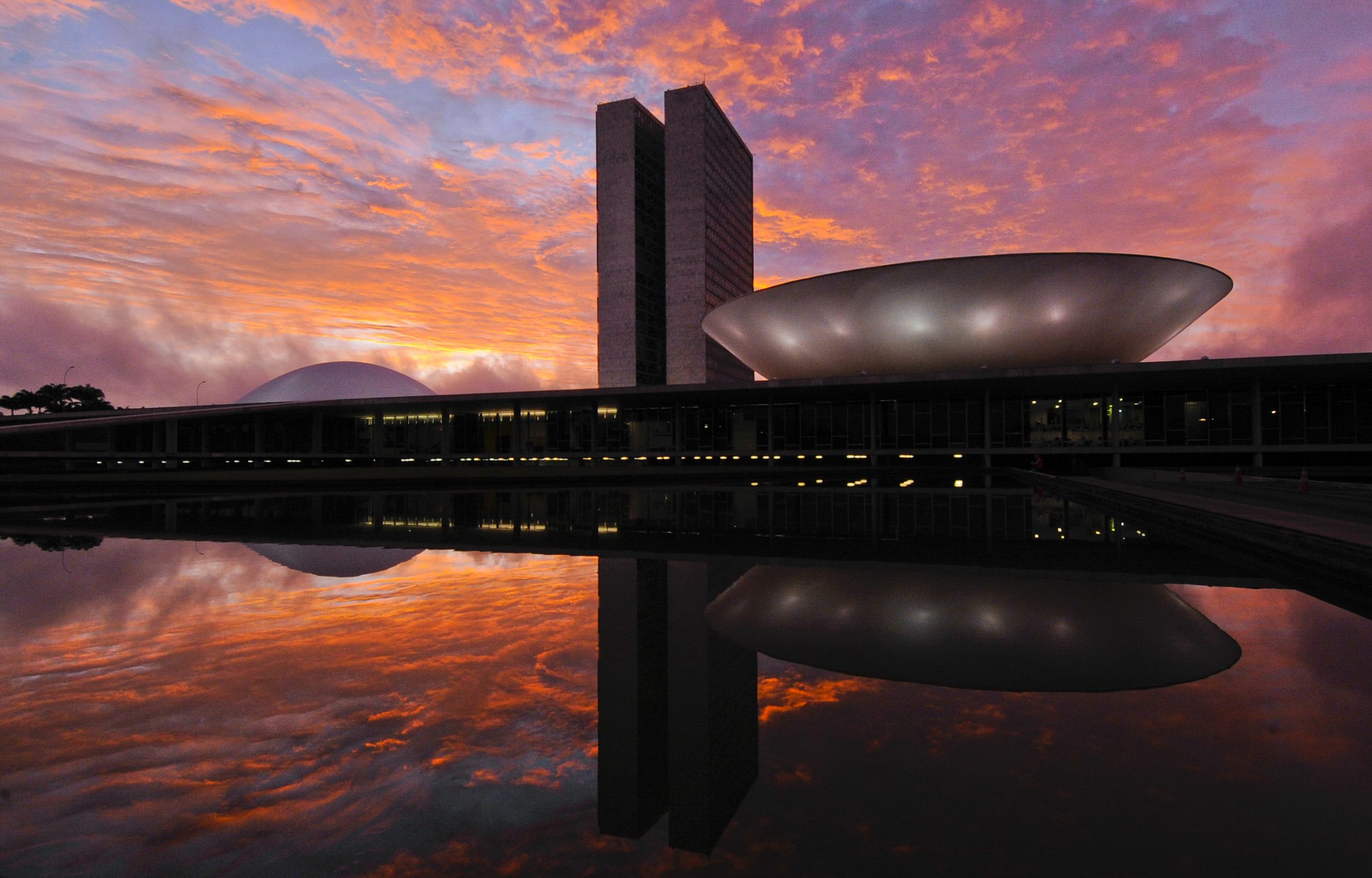 Senado fixa limite de 5% para retenção de repasses do FPE e FPM