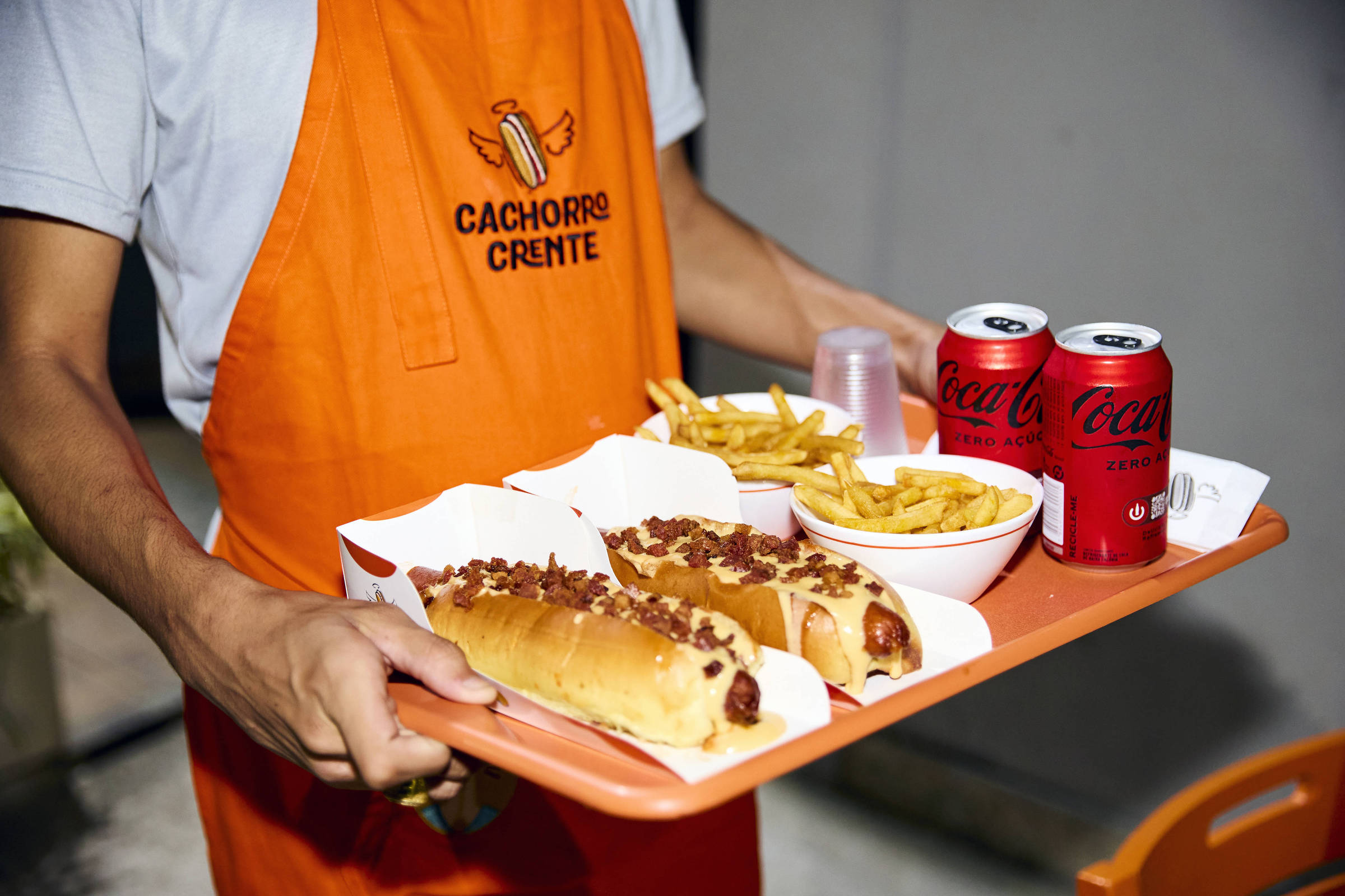 De Cachorro Crente a sex shop gospel, marcas evangélicas disputam mercado bilionário
