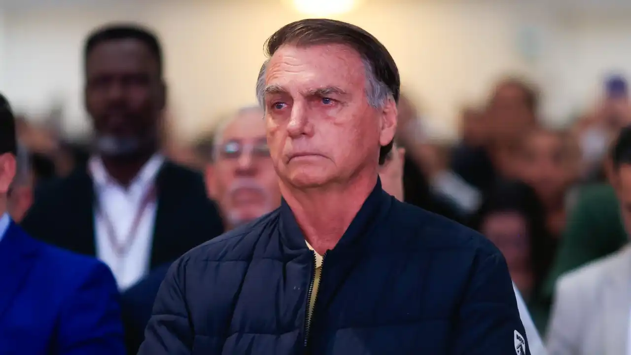Bolsonaro recorre de proibição de visitas, fala em 'mordaça política' e cita Lula como precedente