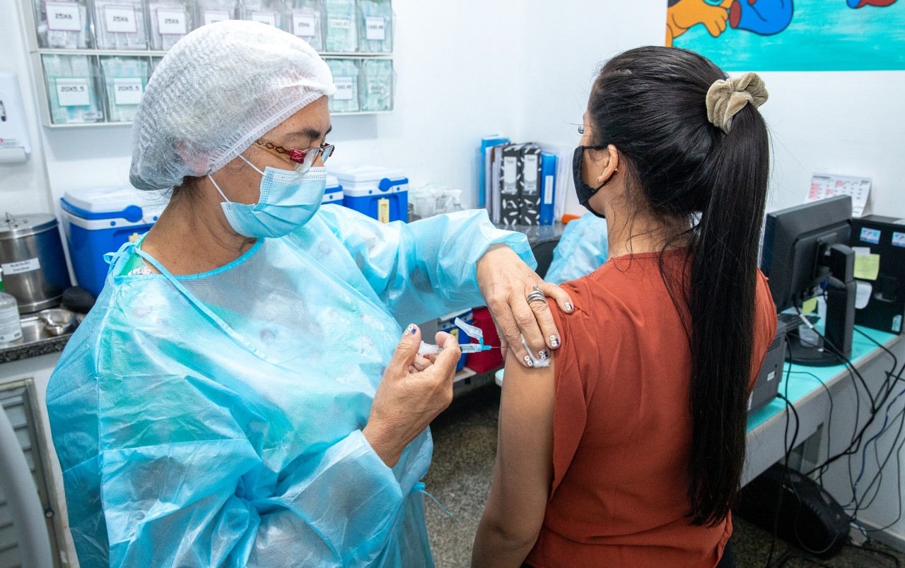 Ministério da Saúde estende campanha de vacinação contra HPV para jovens de 15 a 19 anos até o fim de 2026