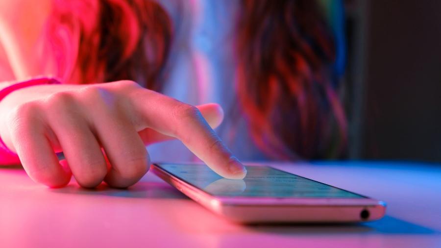 UE ameaça multar Meta por design viciante de Instagram