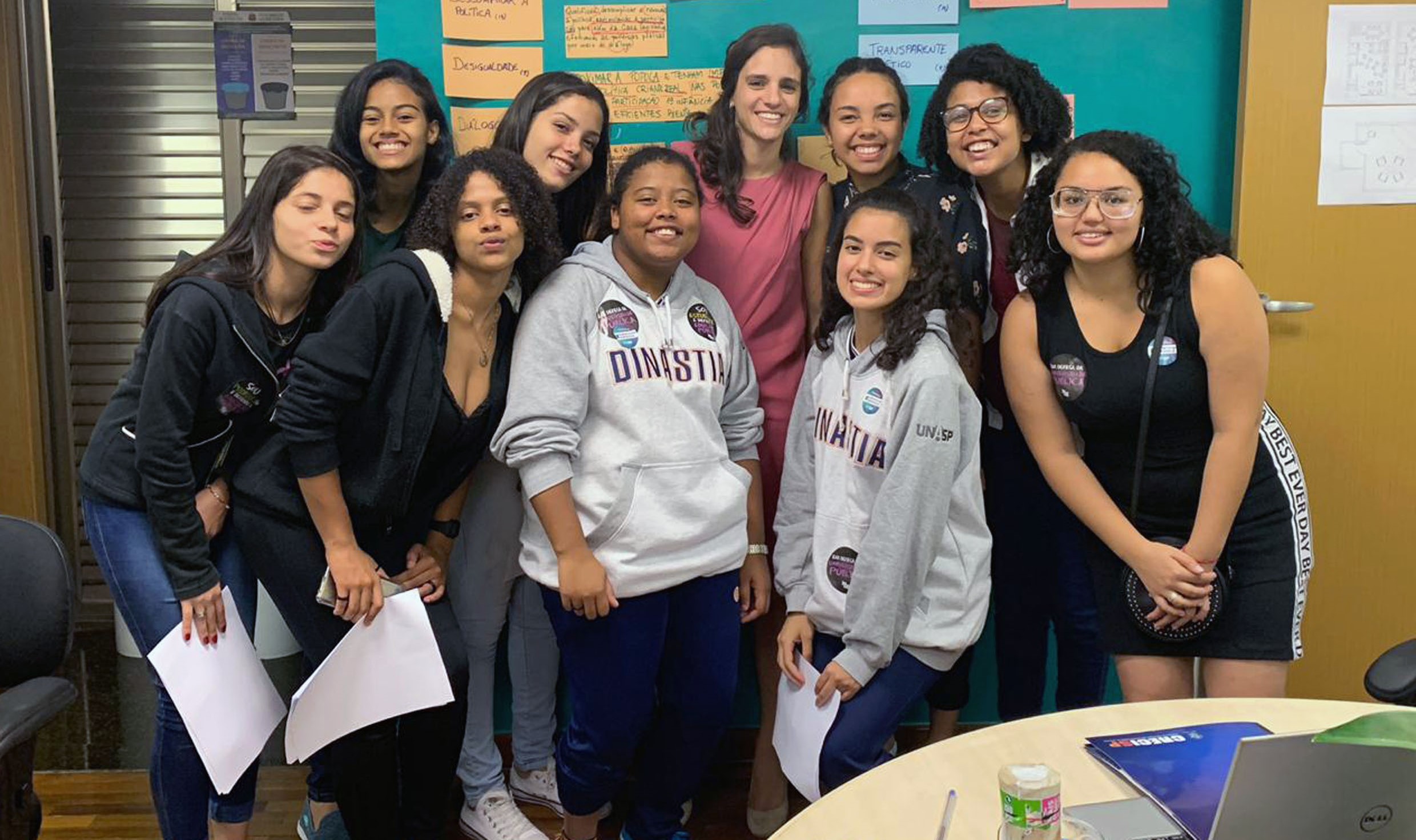 Entenda o papel das escolas no combate à violência contra meninas