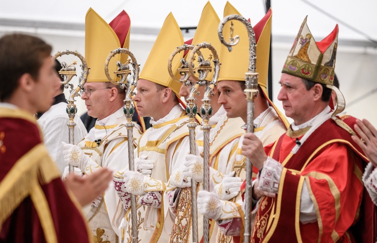 O que é a Fraternidade Sacerdotal São Pio X, grupo tradicionalista em conflito com o Vaticano