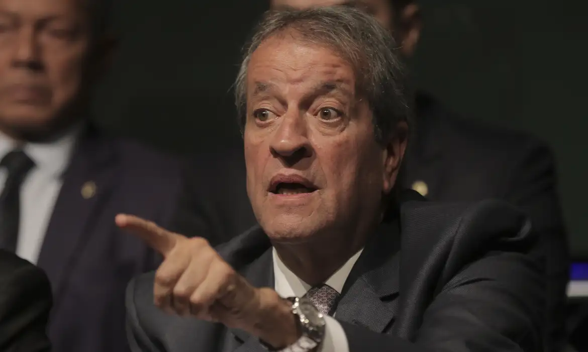 Entenda como Valdemar Costa Neto teria comandado um esquema de emendas sem ser deputado