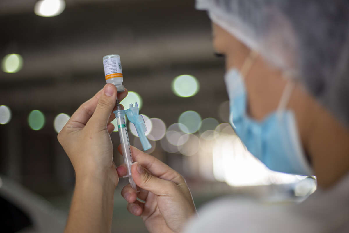 Covid-19: Anvisa determina atualização das vacinas para acompanhar variantes em circulação