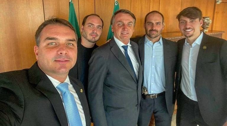 Moraes nega pedido para que Bolsonaro receba filhos no Dia dos Pais
