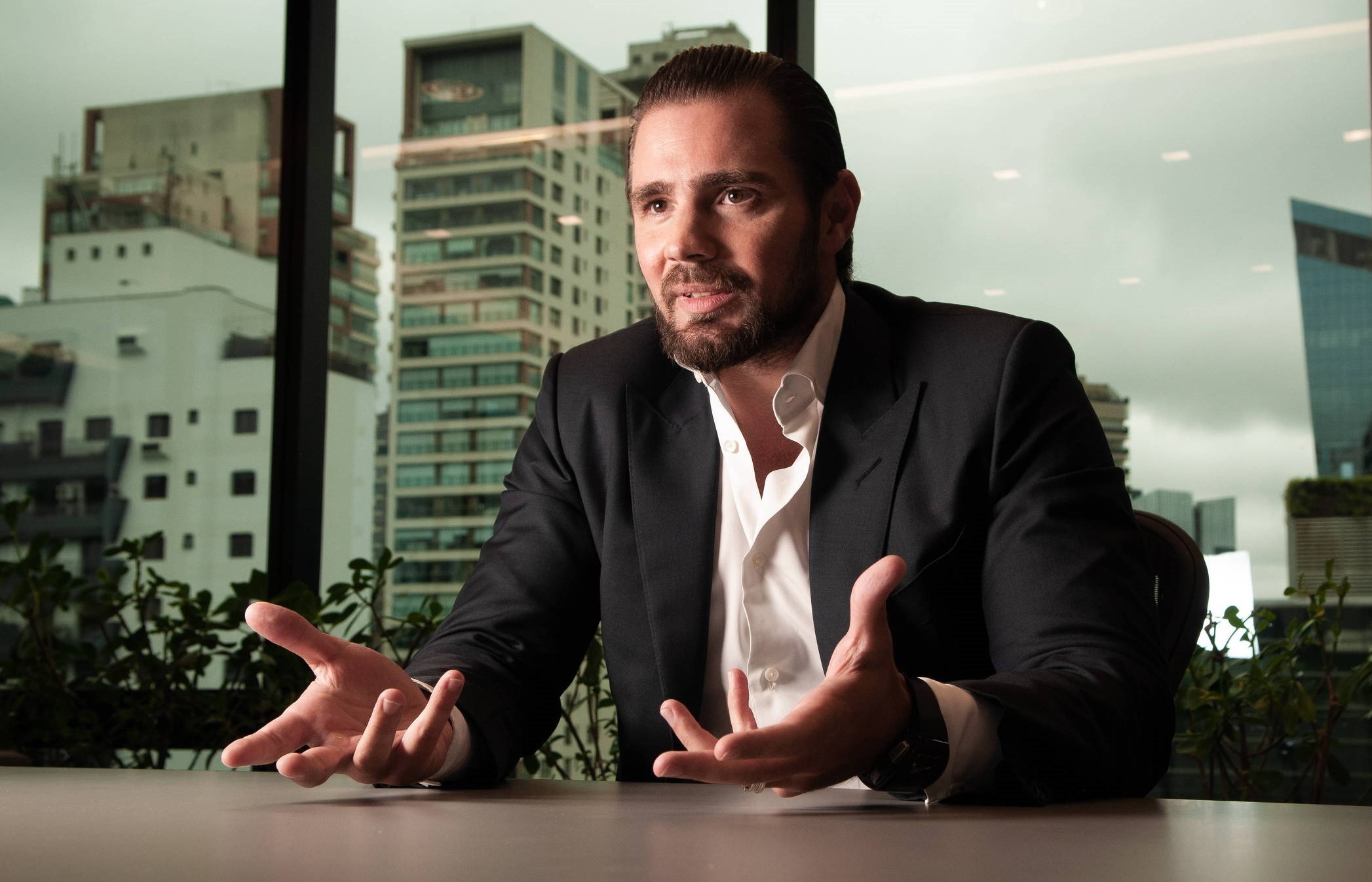 Daniel Vorcaro 'quer falar e colaborar', diz novo advogado de ex-banqueiro