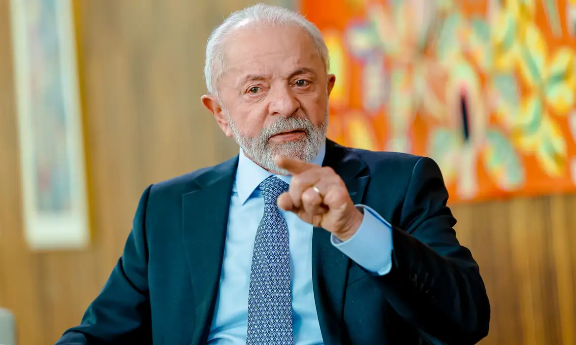 Governo Lula dá início a processo para aplicar Lei da Reciprocidade contra os EUA, após tarifaço
