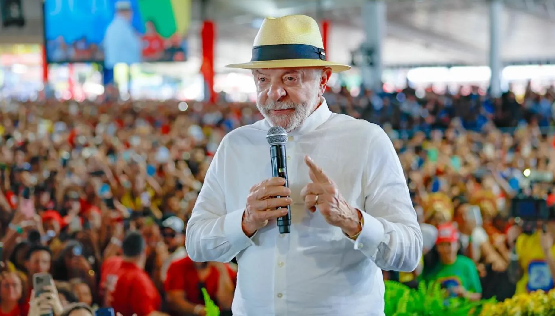 PT oficializa candidatura e Lula vai para sua sétima disputa à Presidência da República