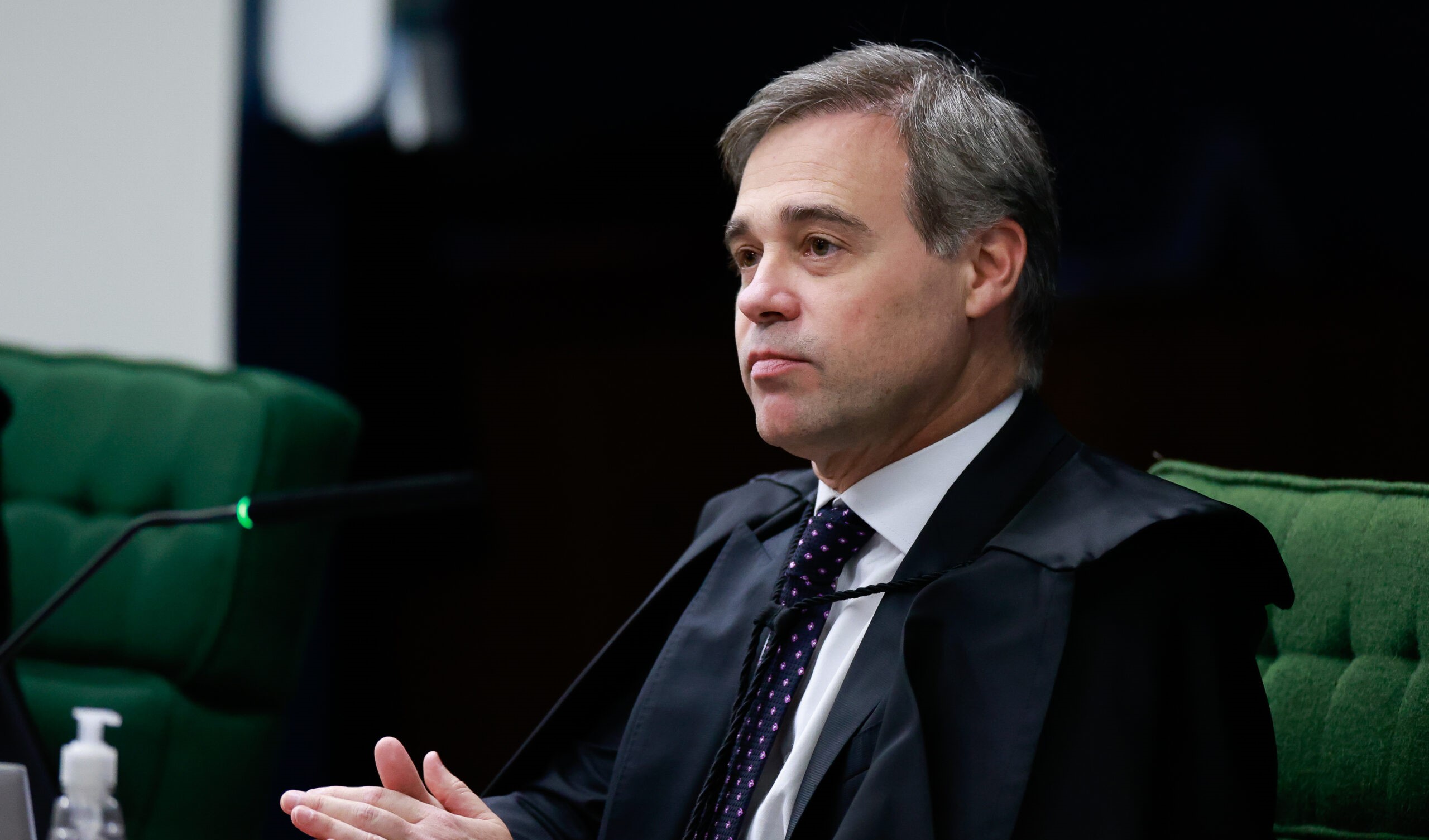 André Mendonça nega bloqueio, mas intima governo Lula a detalhar despesas com publicidade